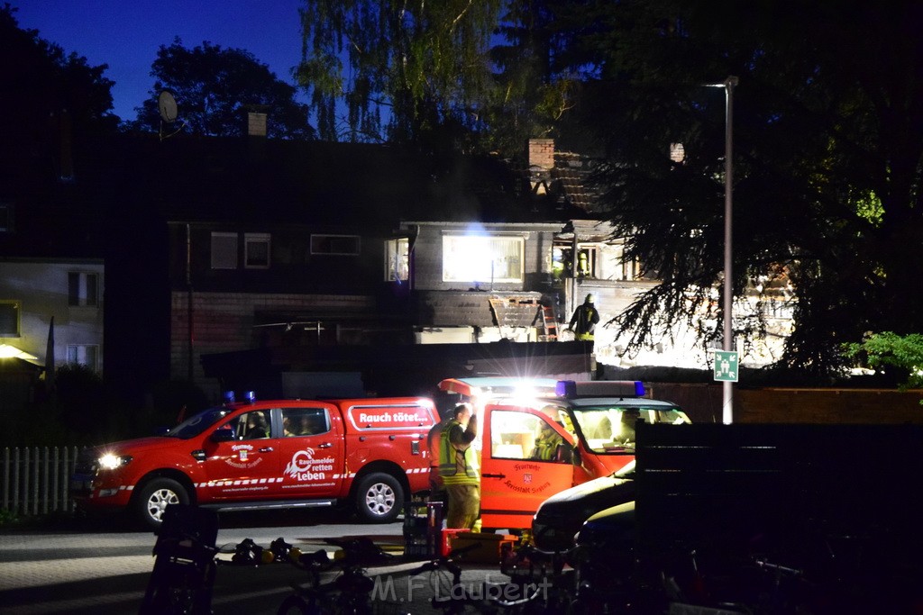 Grossfeuer Einfamilienhaus Siegburg Muehlengrabenstr P0669.JPG - Miklos Laubert